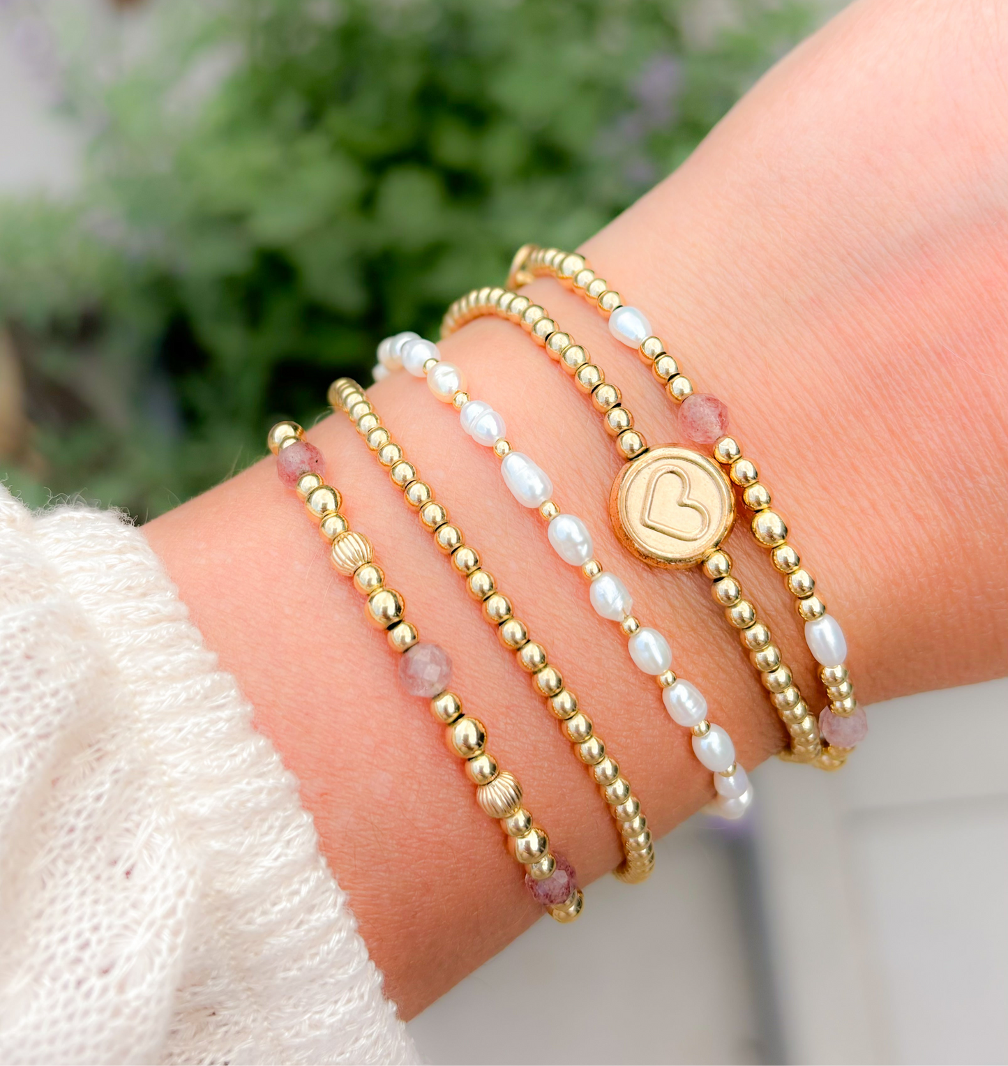 14k goldfilled armbanden met roze edelsteentjes en parels
