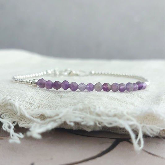 Zilveren dames armband met paarse amethist edelsteen
