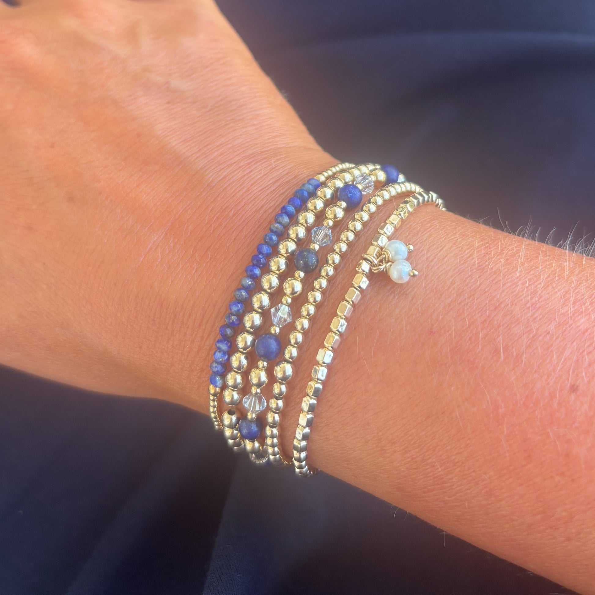 Gouden Armbanden set van 18k goldfilled met blauwe edelsteen en parels 
